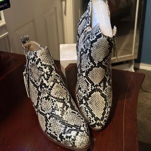NWOT MIA Auden Faux Snakeskin Ankle Booties.